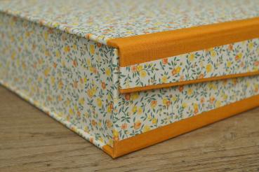 Box with a pretty floral motif